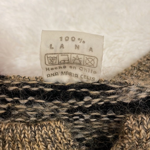 Vintage Wool Sweater Made in Chile - Picture 5 of 11